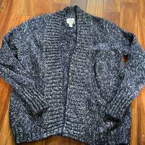 size medium cardigan in navy and white speckled